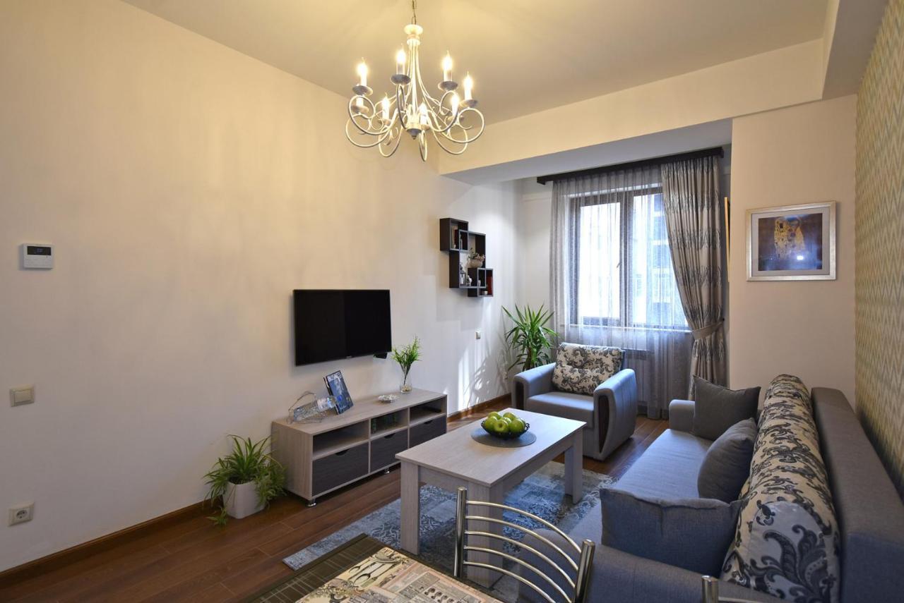 Yerevan4You Patio Екстер'єр фото
